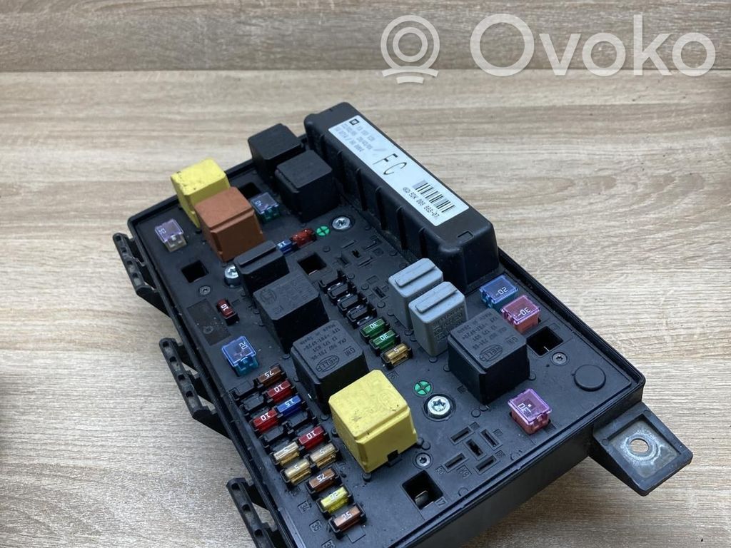 Opel Astra H Module de fusibles 