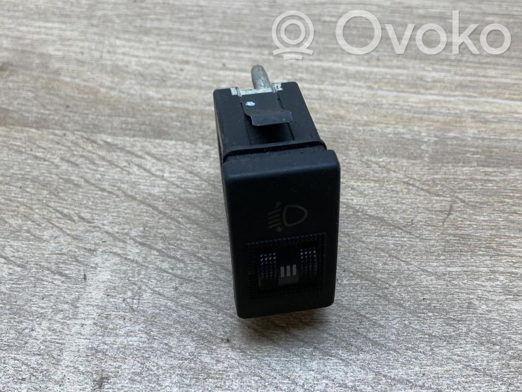 Žibintų aukščio reguliavimo jungtukas   8D0941301