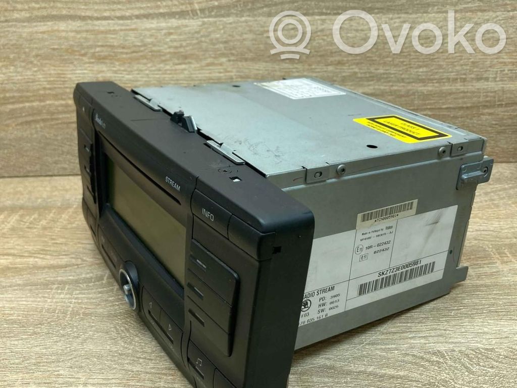 Skoda Octavia Mk2 (1Z) Panel / Radioodtwarzacz CD/DVD/GPS 