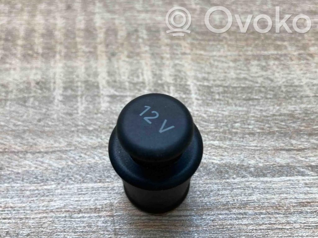 Audi A3 8Y Presa 12V (anteriore) 