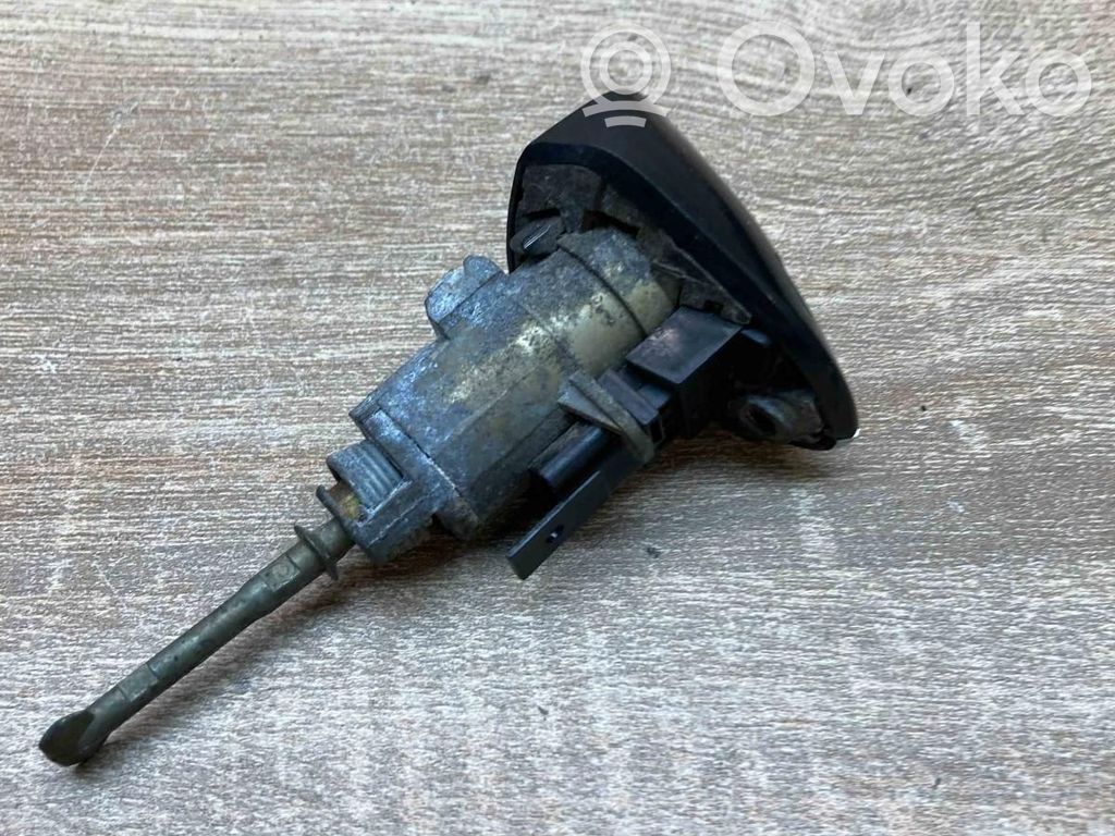 Mercedes-Benz C W203 Front door lock (next to the handle) 