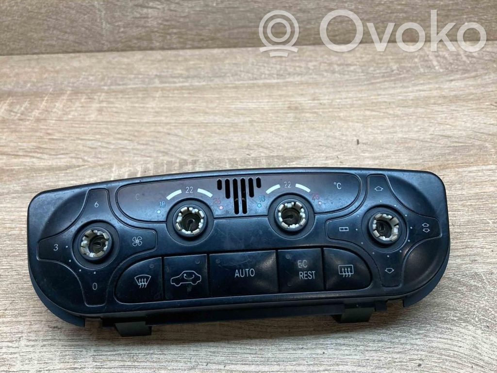 Mercedes-Benz C W203 Panel klimatyzacji 