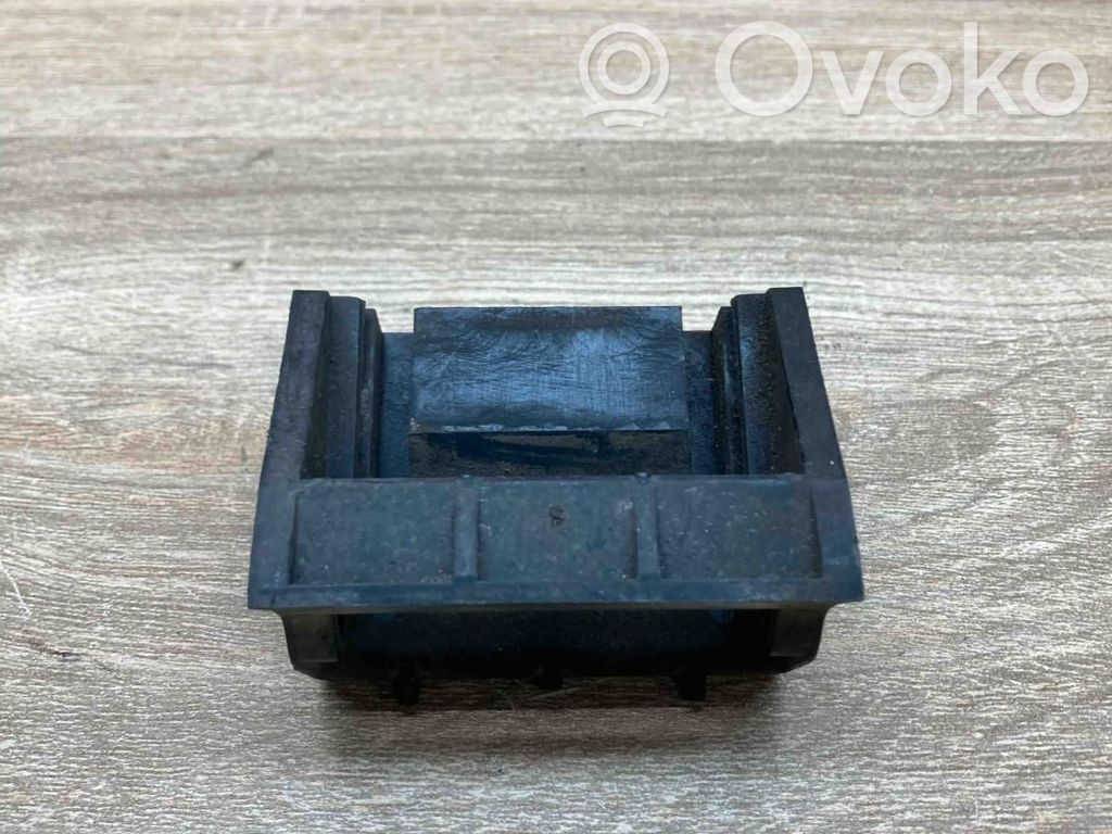 BMW X5 E70 Staffa del pannello di supporto del radiatore 