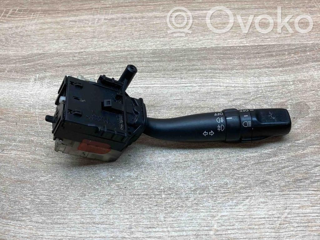 Toyota Avensis T250 Leva indicatori 