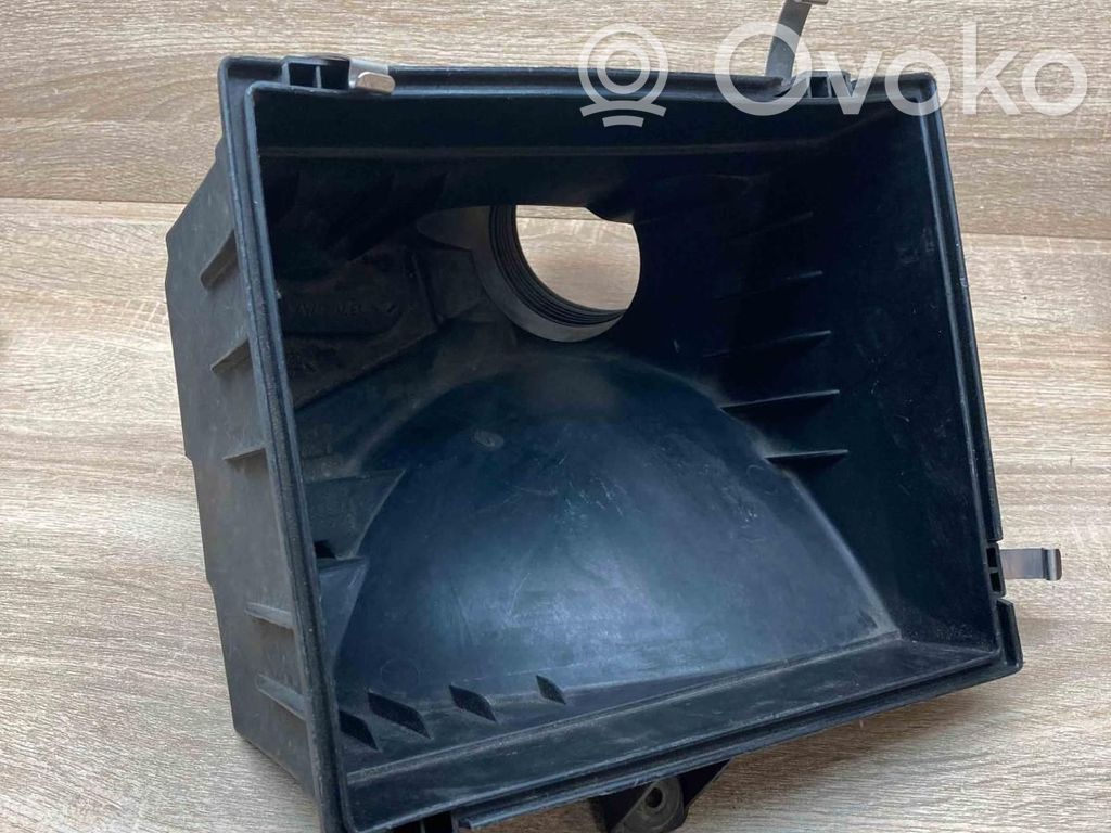 BMW 5 E39 Air filter box 