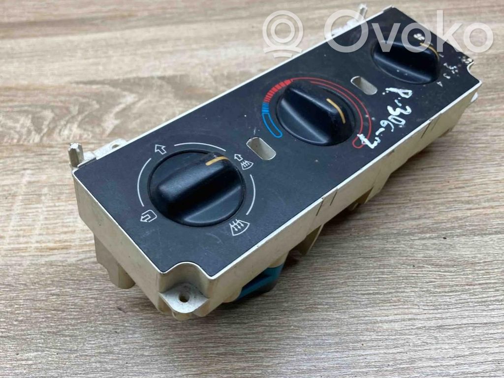 Peugeot 307 Climate control unit 