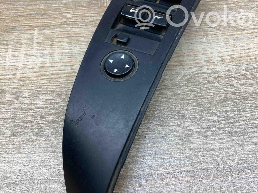 Electric window control switch   6951924,391543