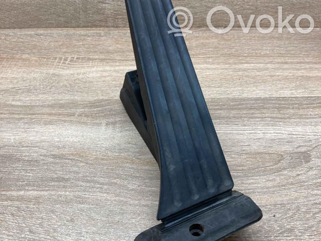 Accelerator throttle pedal   6788632,259160