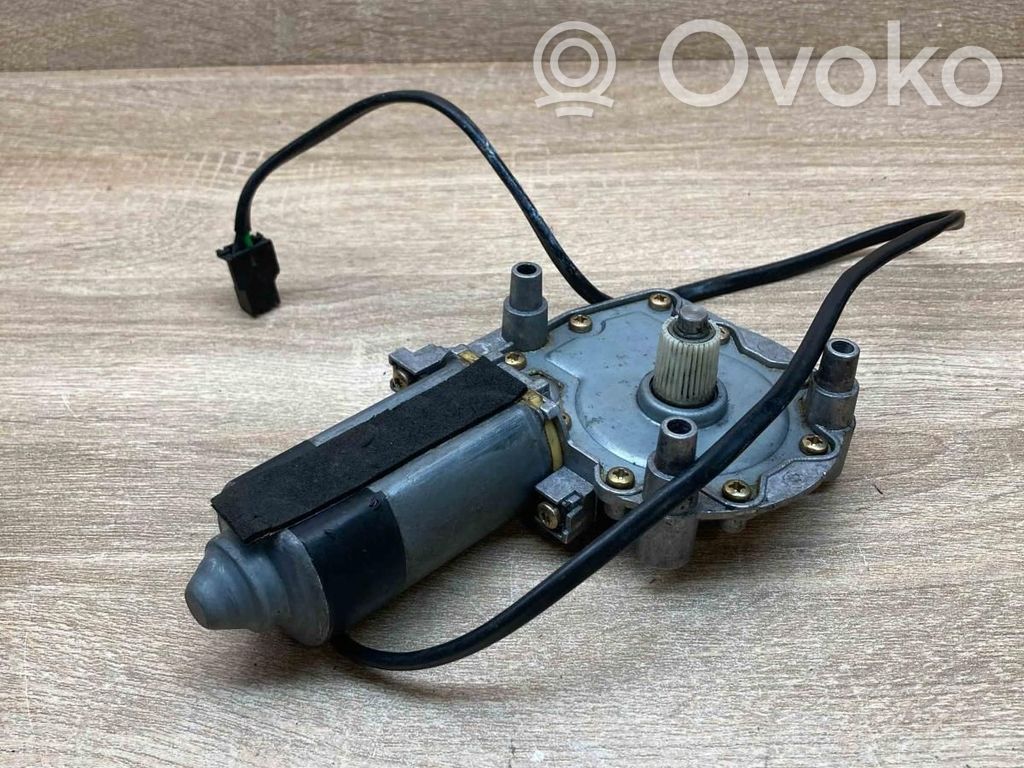 Audi A6 S6 C4 4A Rear door window regulator motor 