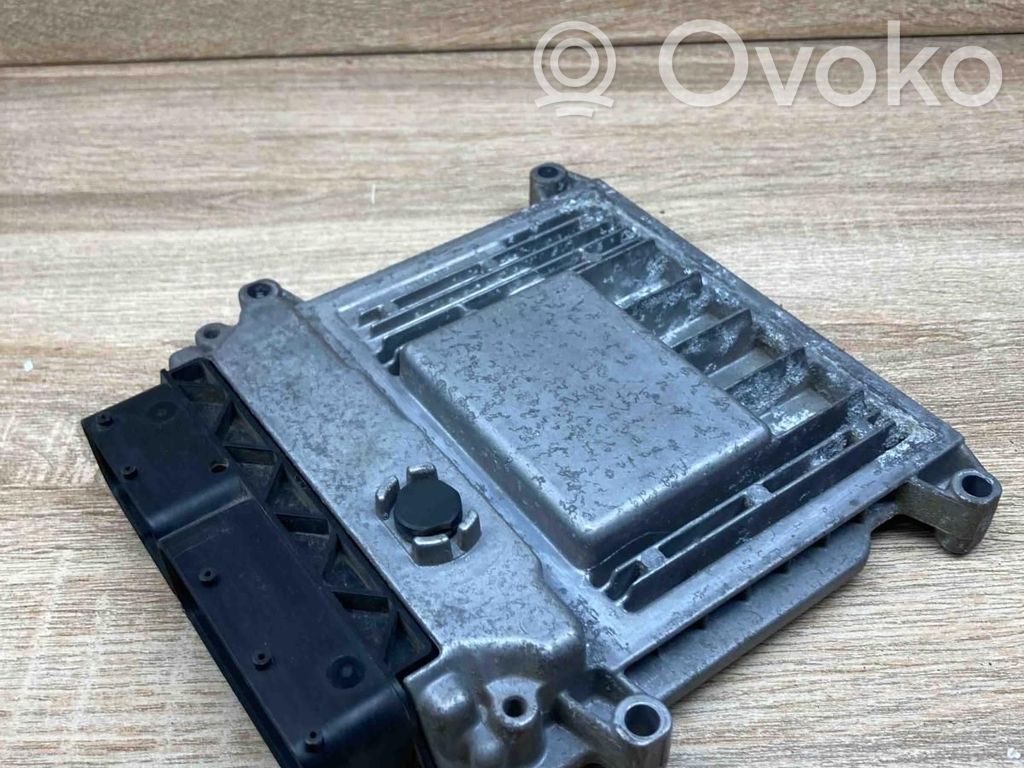 Unidad de control/módulo ECU del motor   391102B520,261201202
