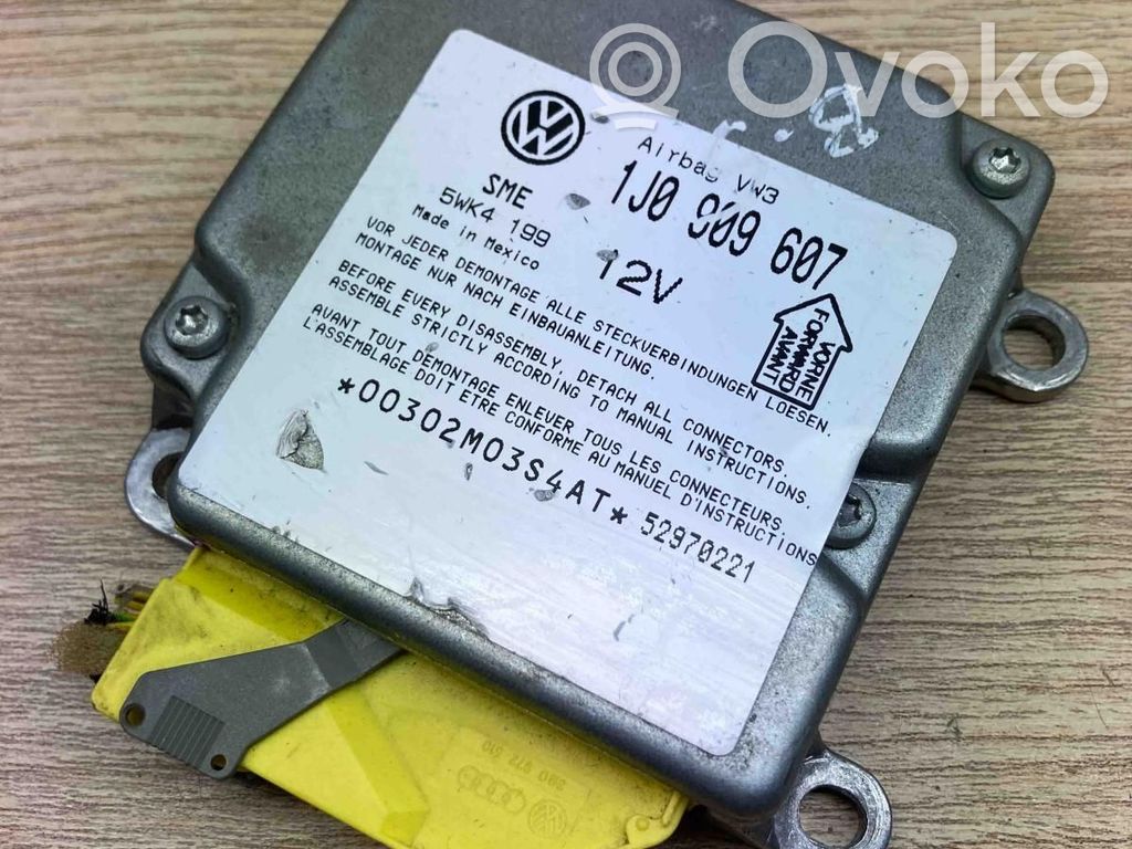 Volkswagen PASSAT B5 Sterownik / Moduł Airbag 