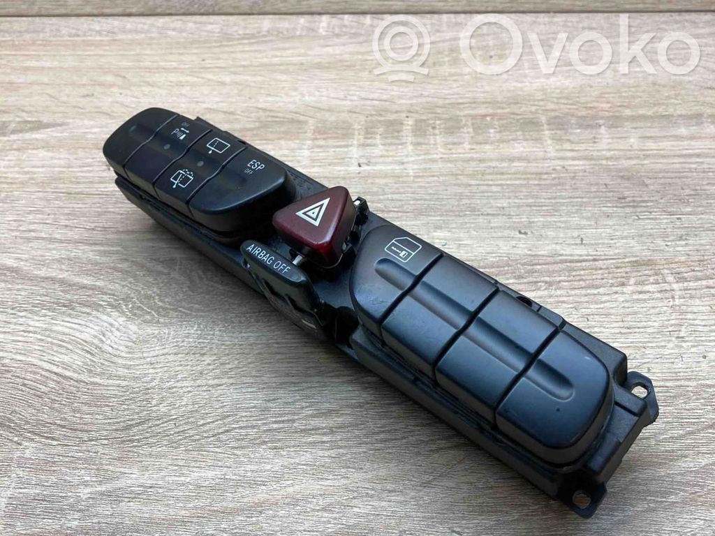 Mercedes-Benz C W203 Hazard light switch 