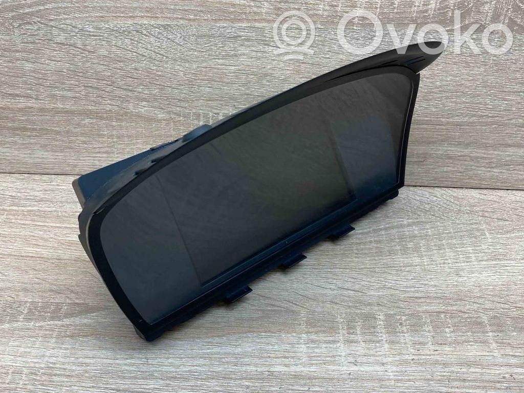 Screen/display/small screen   6962424,6971414