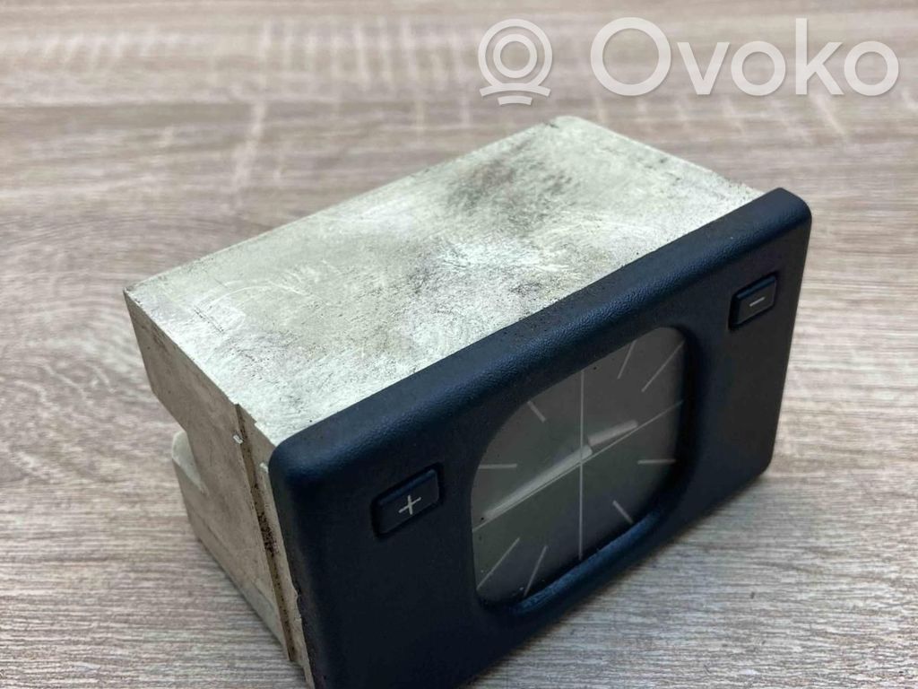 Clock   1374282