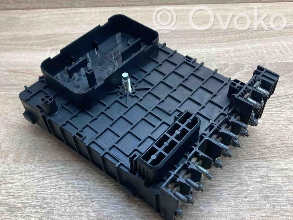 Volkswagen PASSAT B6 Modulo fusibile 