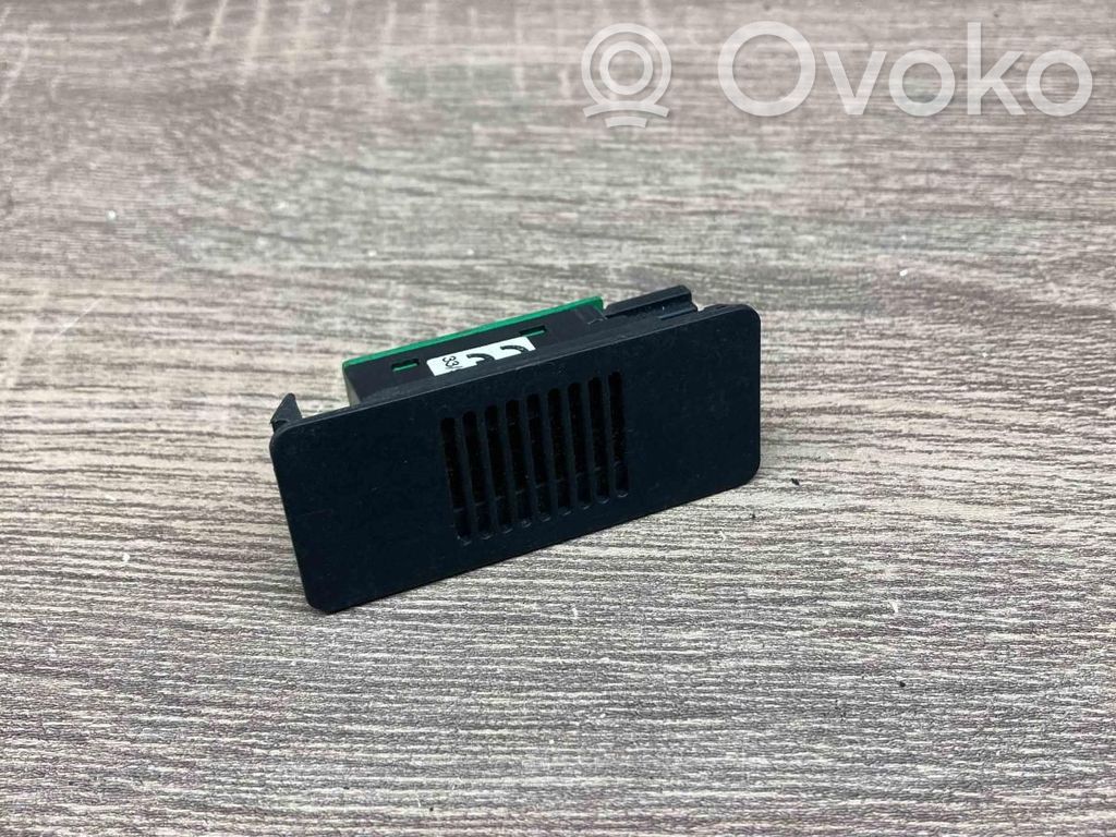 Mikrofono dangtelis   8380319
