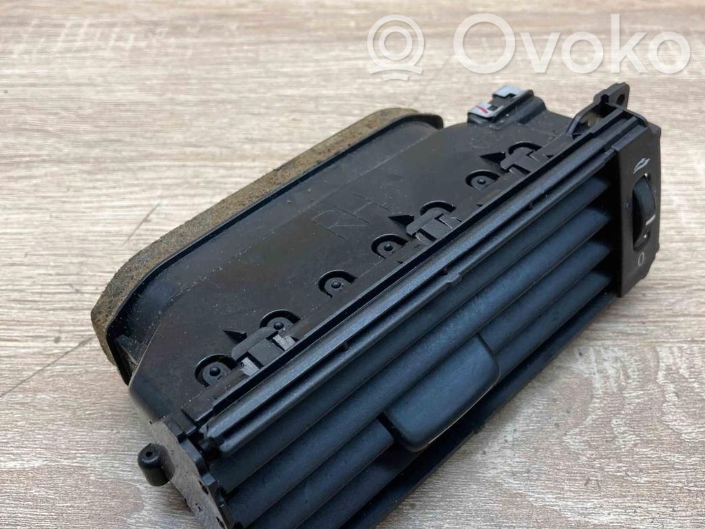 Volvo V70 Grilă ventilație/ramă laterală bord 