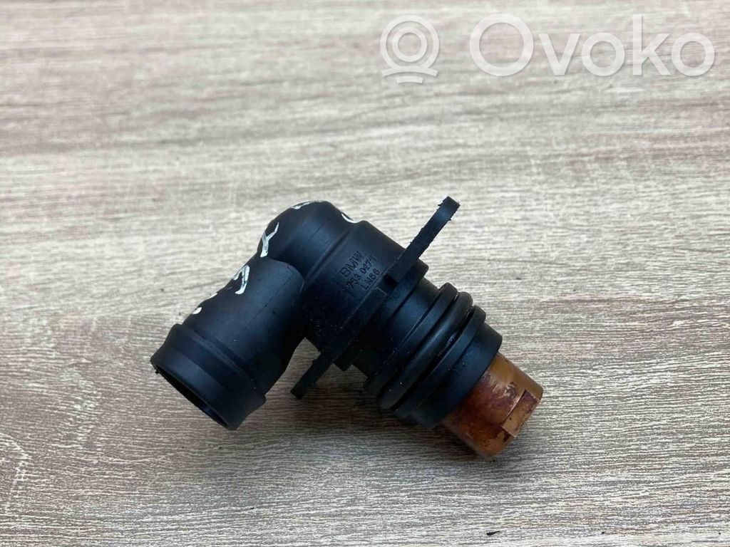 BMW 3 E90 E91 Cita dzinēja detaļa 