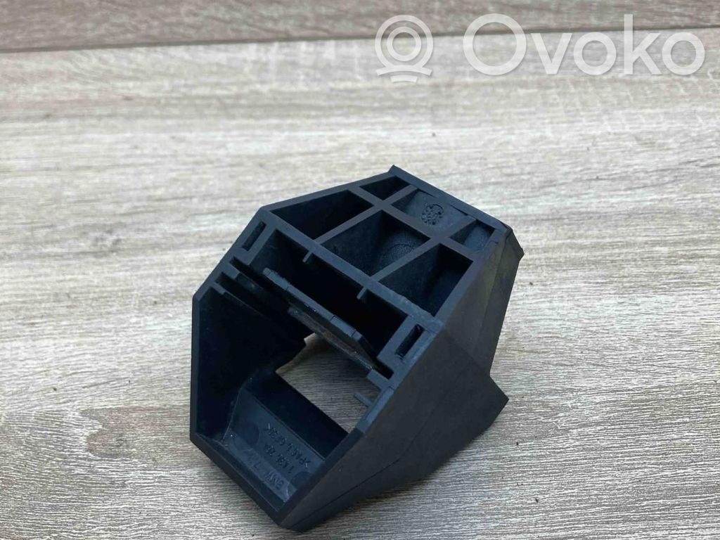 Radiator mount bracket   1436264