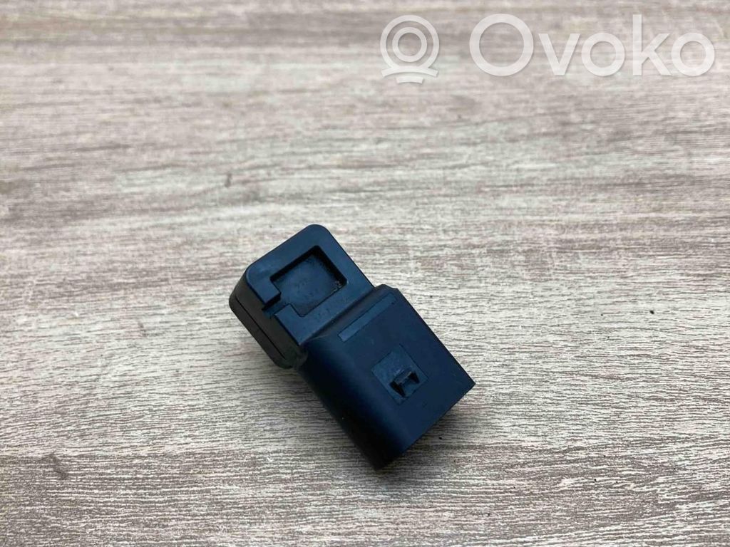 Air pressure sensor   7792260