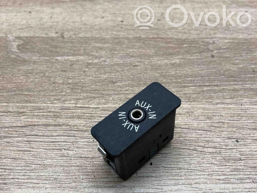 BMW 3 E90 E91 Conector priză AUX 