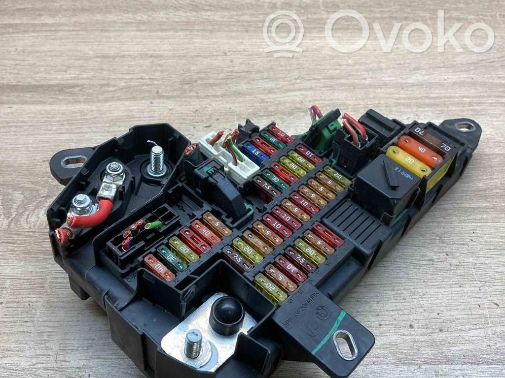 Módulo de fusible   6906588