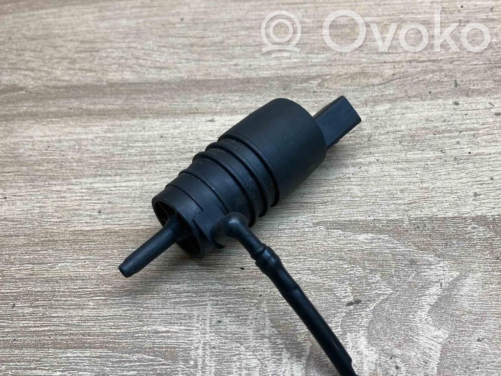 BMW 3 E46 Windscreen/windshield washer pump 