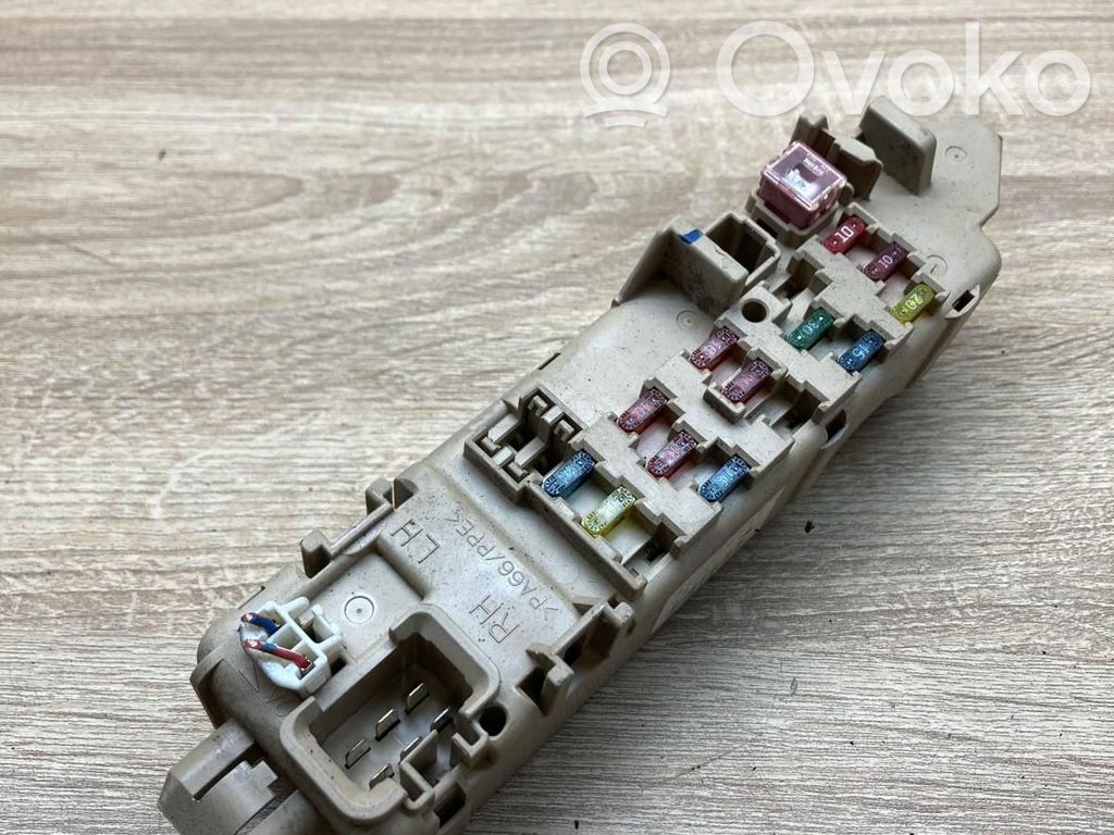 Mazda 323 Fuse module 