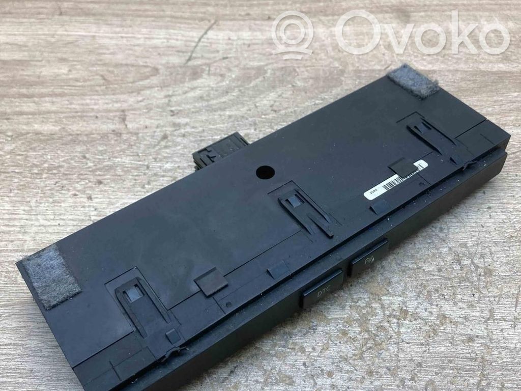 Parking (PDC) sensor switch   6952477