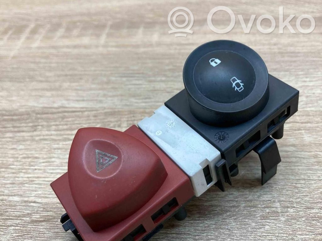 Renault Megane II Interruttore luci di emergenza