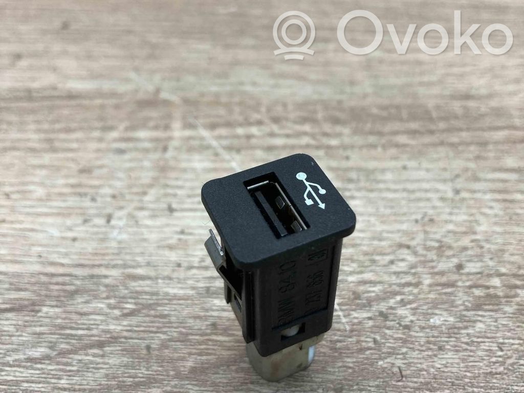 BMW X3 F25 USB socket connector 
