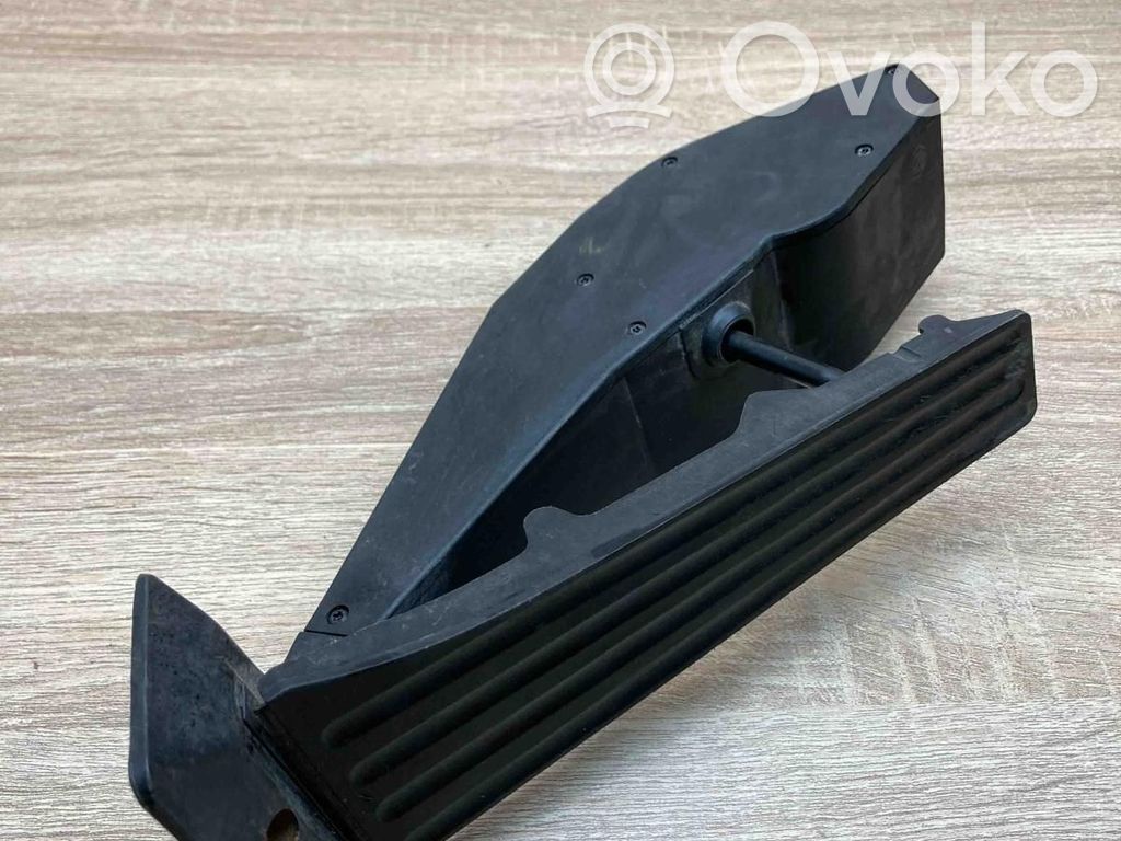 Accelerator throttle pedal   6772646