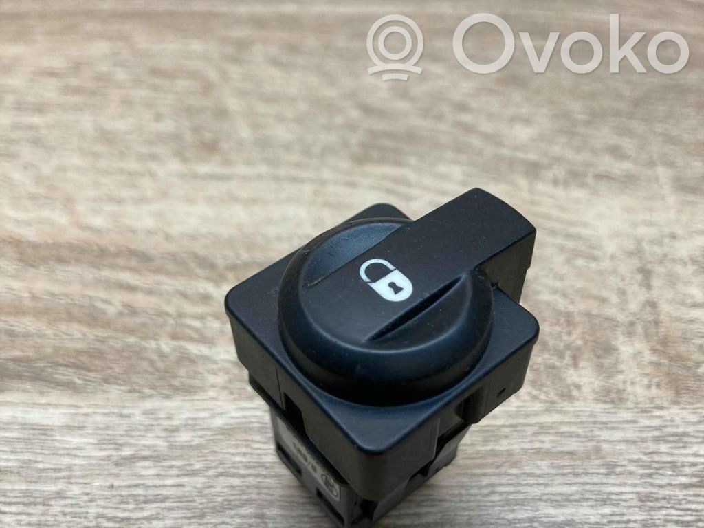 Citroen C4 I Interruttore a pulsante della chiusura centralizzata 