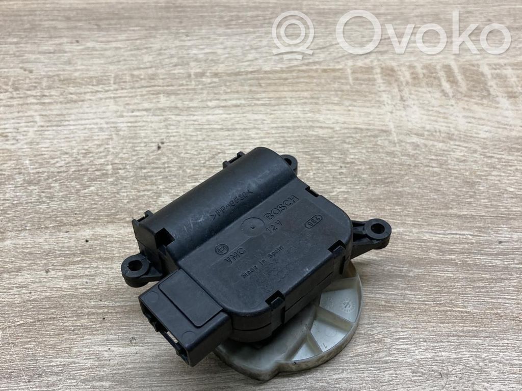 Audi A4 S4 B7 8E 8H Motor/actuator clapetă aer