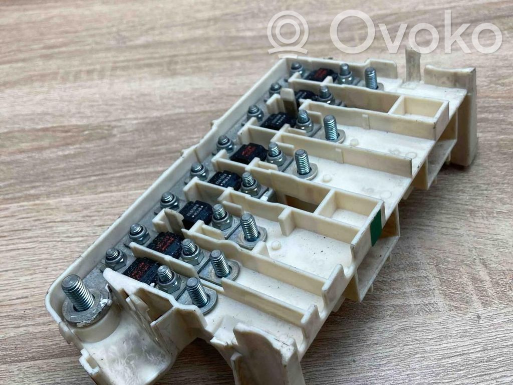 BMW 5 E39 Battery relay fuse 