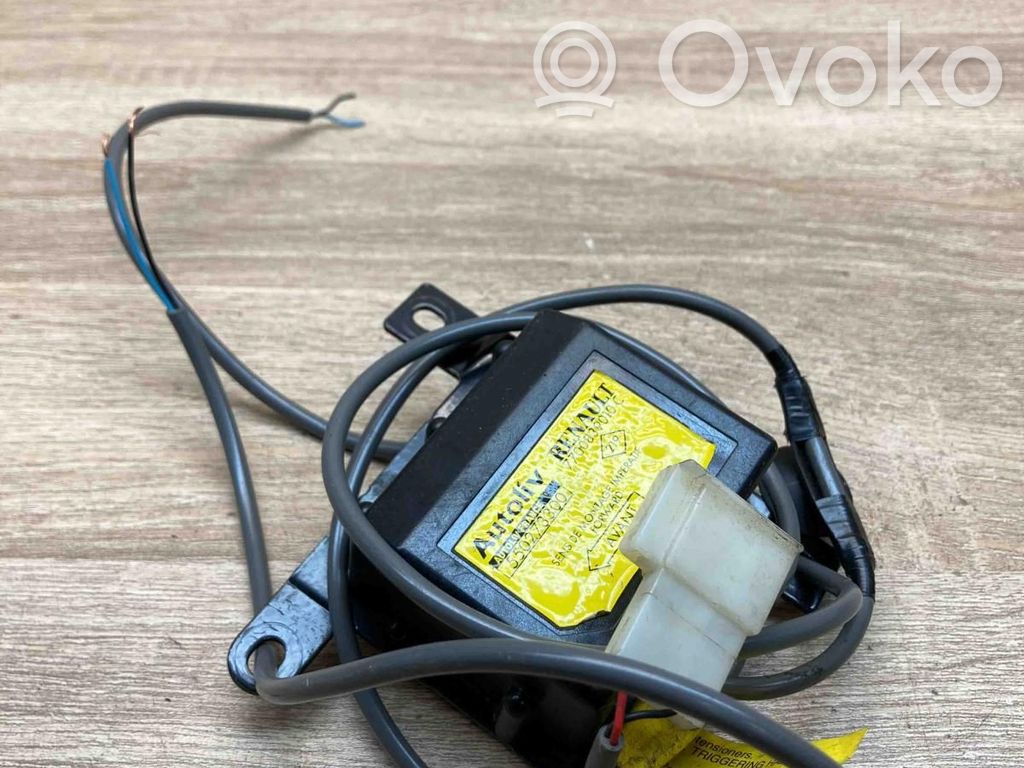 Renault Twingo I Airbag control unit/module 