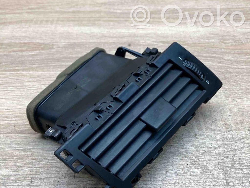 BMW 5 E60 E61 Grilă ventilație/ramă laterală bord 
