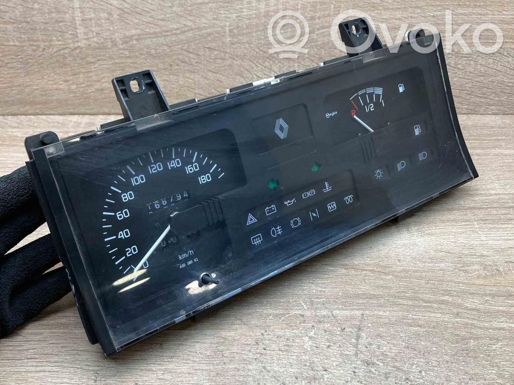 Renault Clio I Nopeusmittari (mittaristo) 