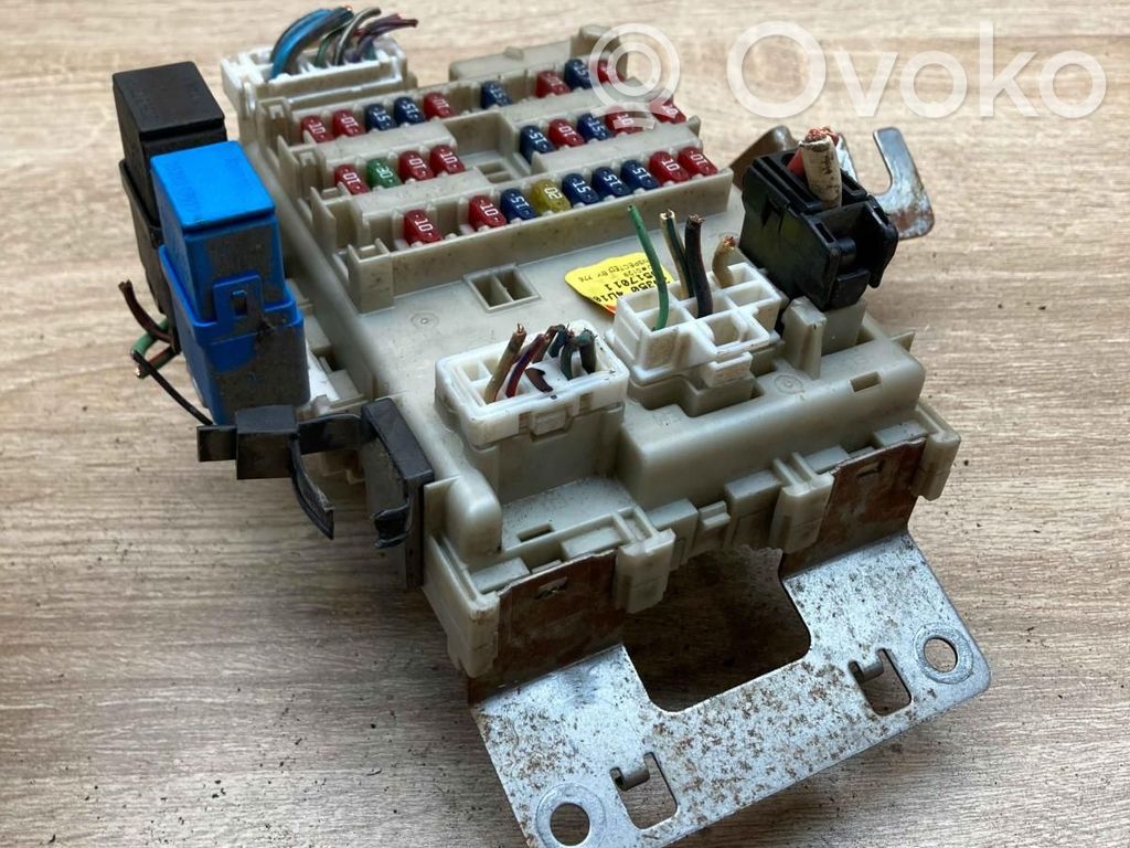 Nissan Almera Tino Modulo fusibile 