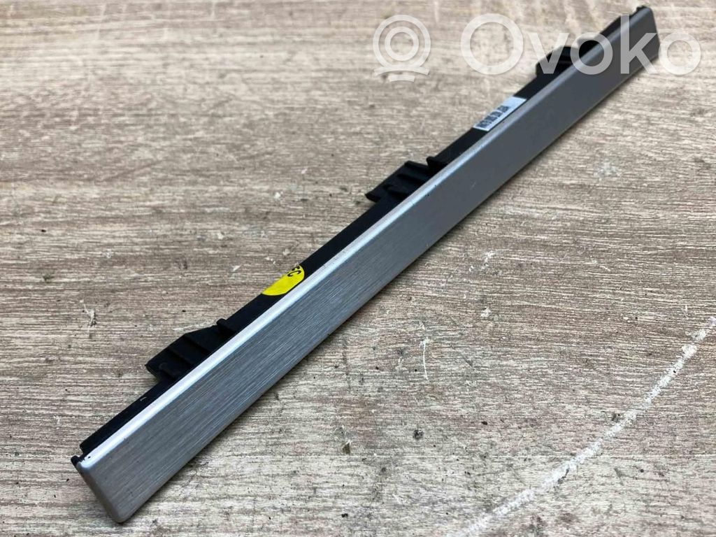 Volkswagen PASSAT B6 Ornament bord 