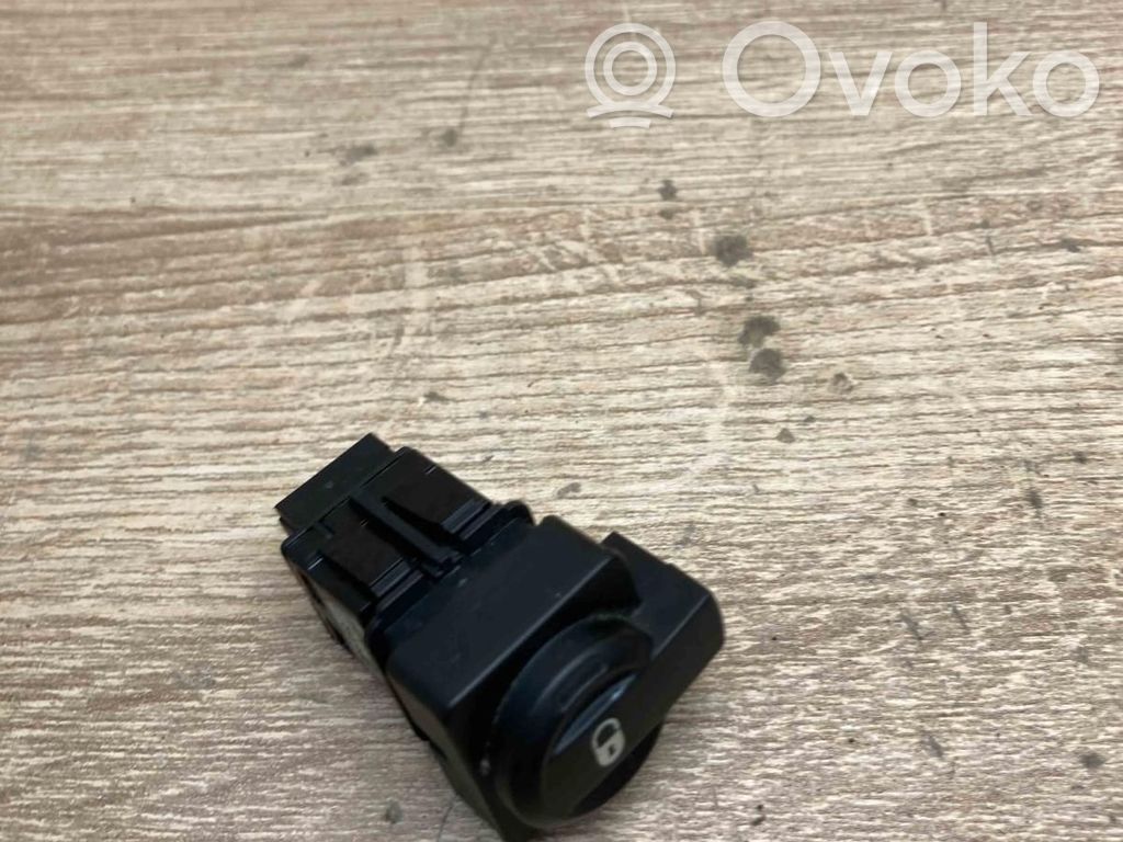 Central locking switch button   96476626