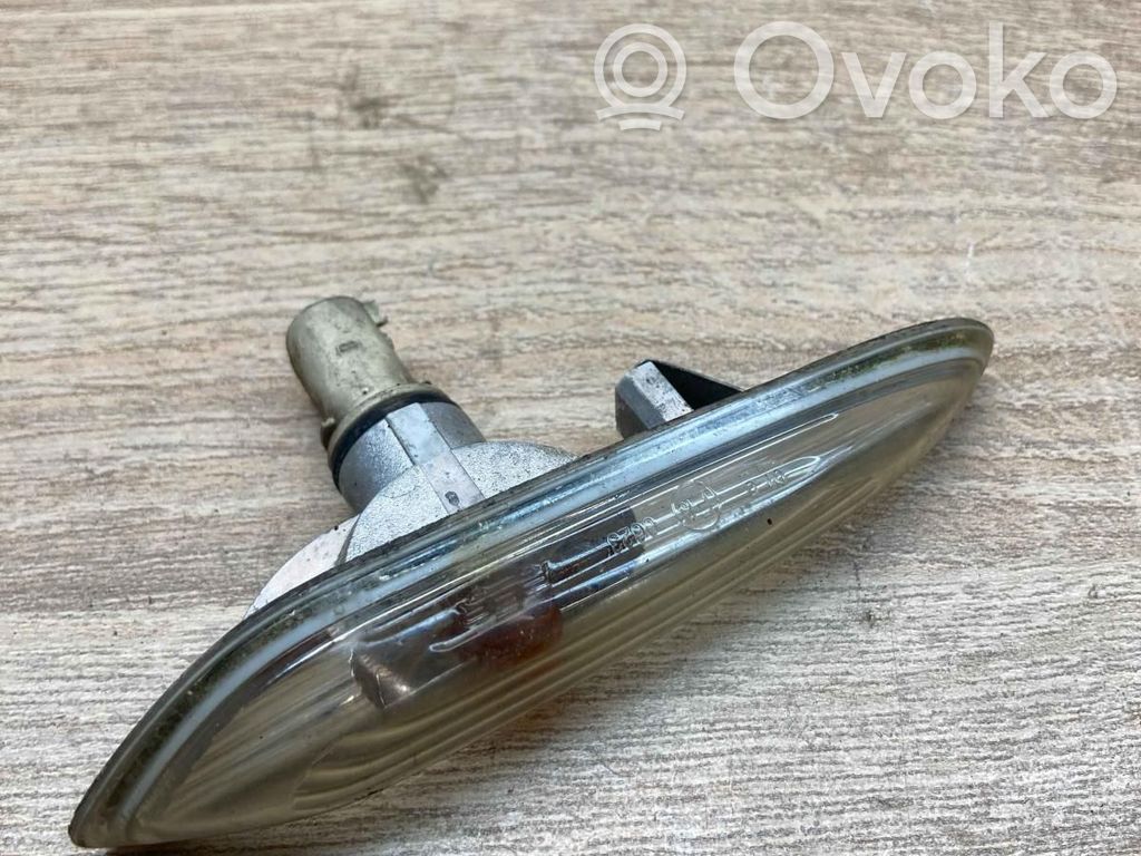 BMW 3 E46 Indicatore di direzione del parafango anteriore 