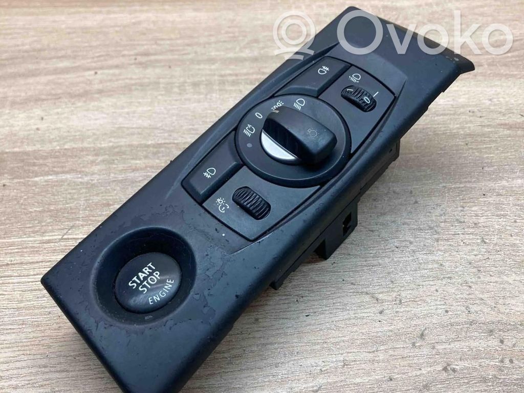 Light switch   6988555