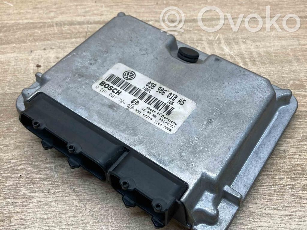 Volkswagen PASSAT B5 Unitate control motor/modul ECU 