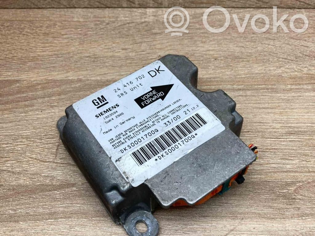 Opel Vectra B Airbag control unit/module 