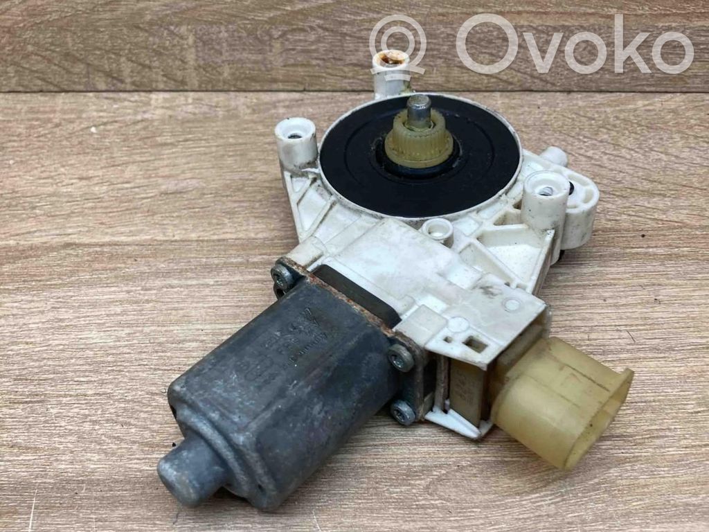 BMW 1 E81 E87 Motor macara geam ușă față 
