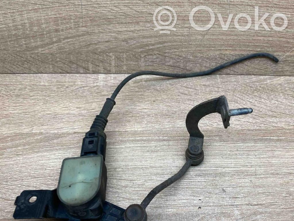 Volkswagen PASSAT B6 Sensore di livello faro/fanale 