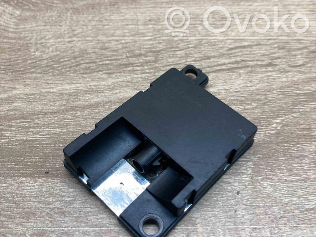 Pystyantennivahvistin   8387422,V24851Z1901A453