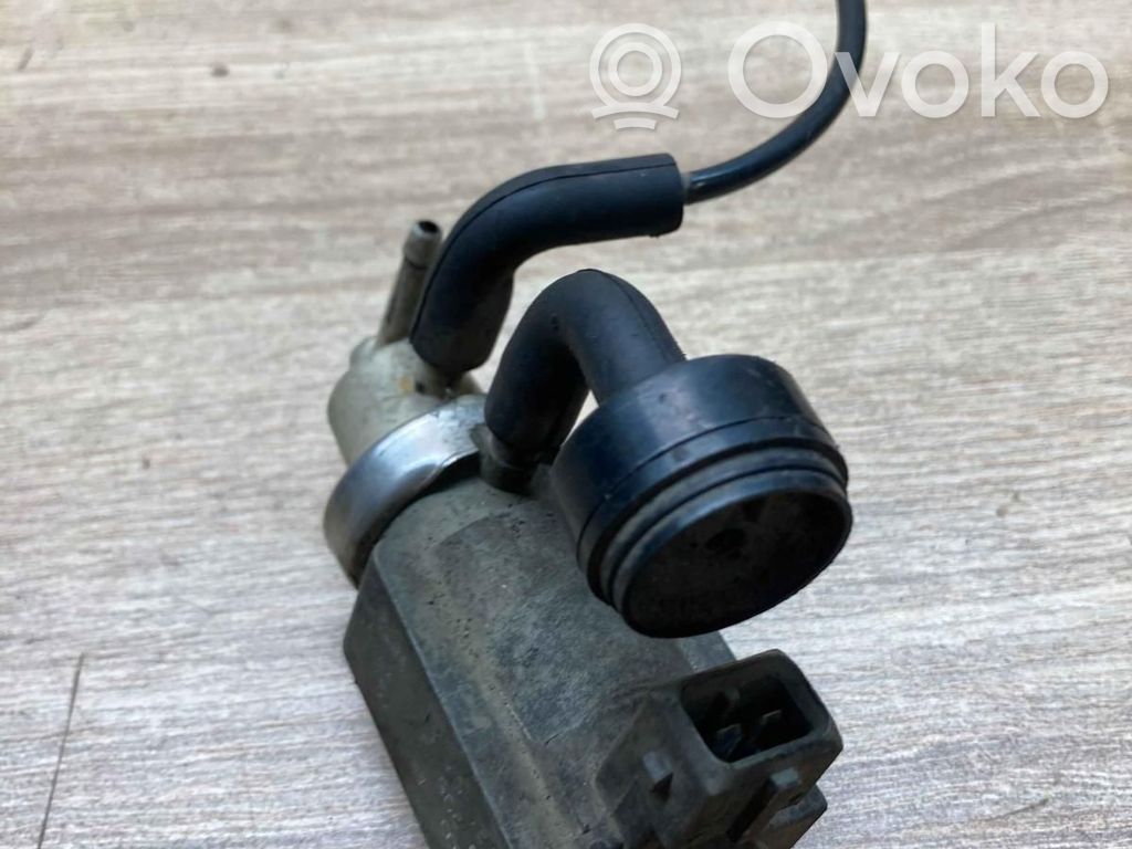 Audi A6 S6 C5 4B Solenoid supapă turbosuflantă 