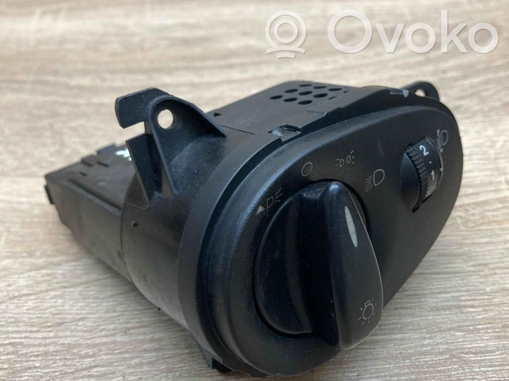 Interrupteur d’éclairage   98AG13A024CH,WITHPLUG